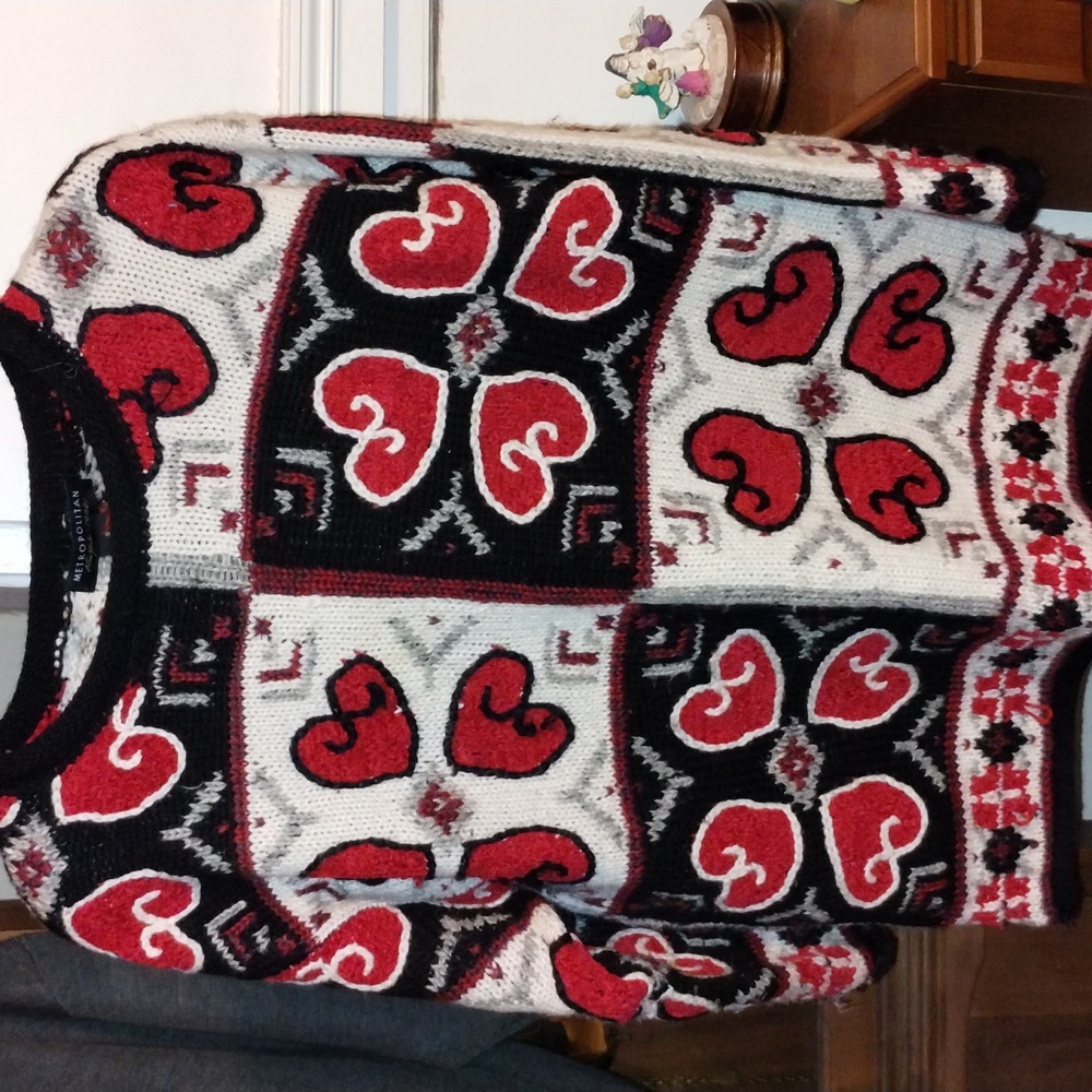 Metropolitan New York Heart Design Knit Sweater